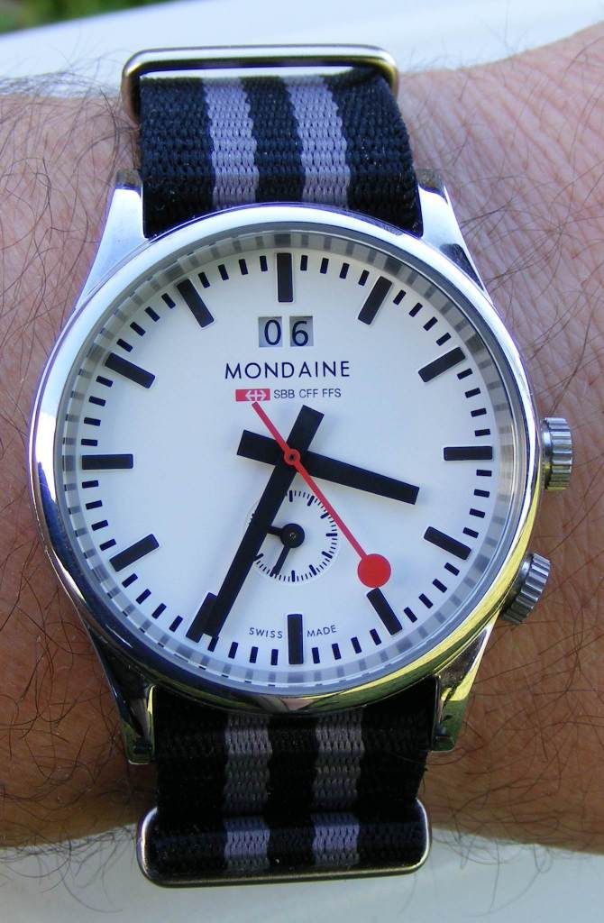 Mondaine Big-Date GMT