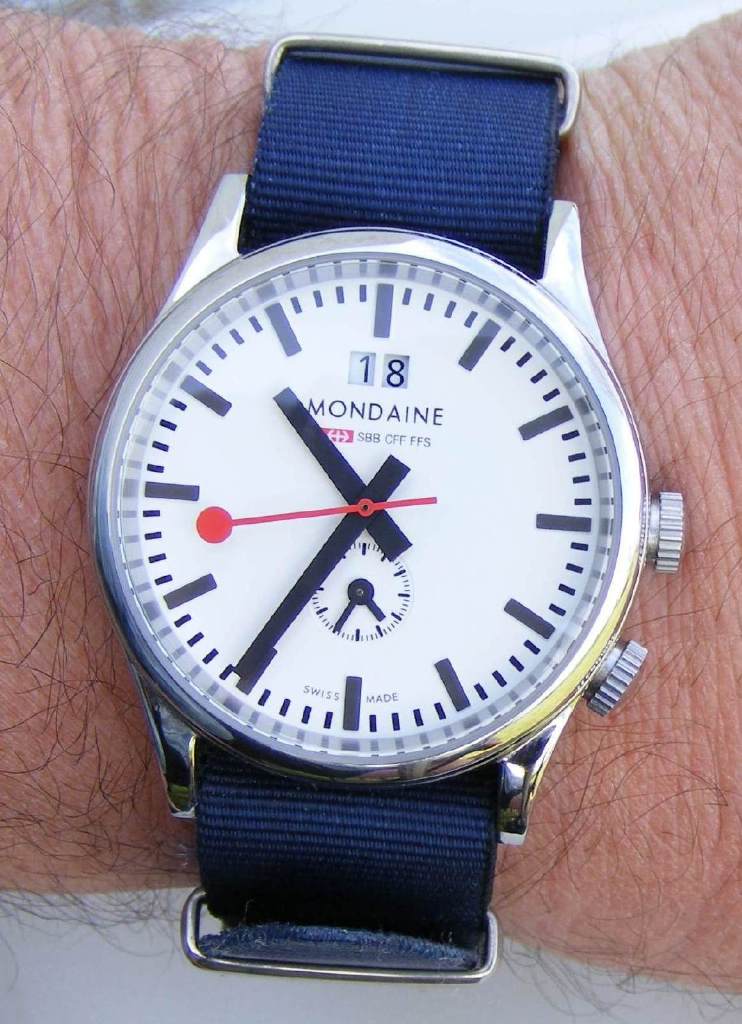 Mondaine Big-Date GMT