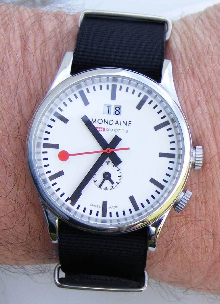 Mondaine Big-Date GMT